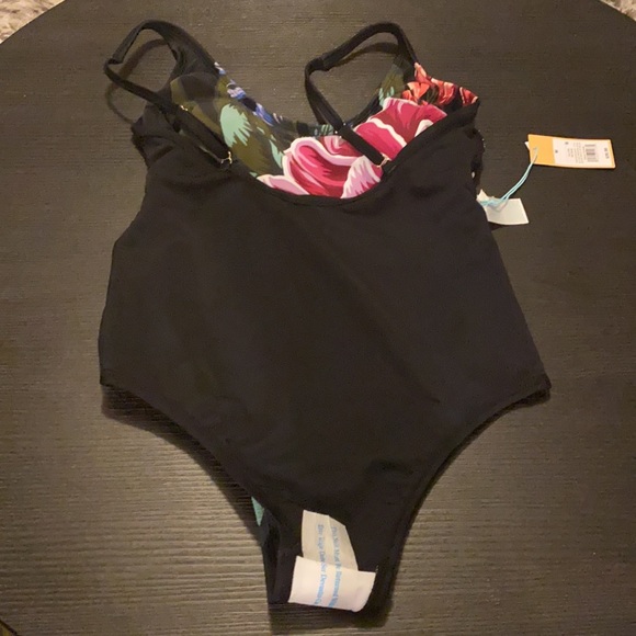 Medium Coverage One Pc Swimsuit Black Floral Multi - Picture 5 of 7